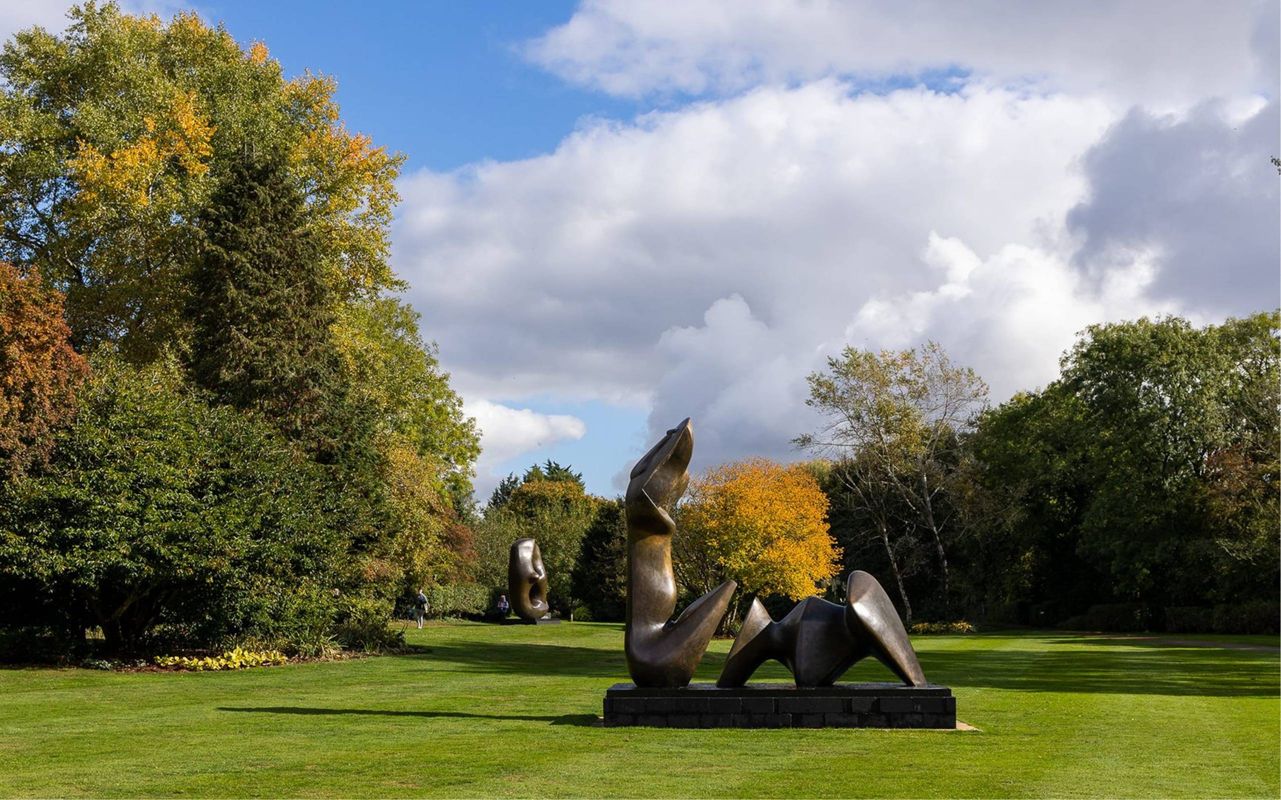 A sculpture in the Henry Moore Foundation gardens.